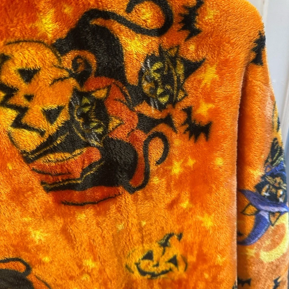 Halloween Plush Throw Blanket with Black Cats & Jack-o'-Lanterns